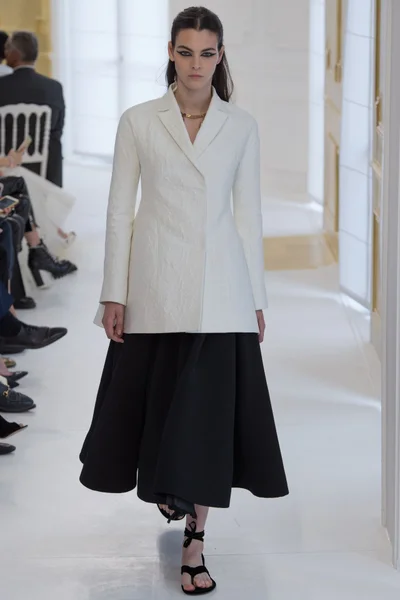 Look 7